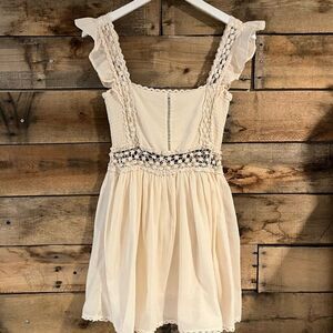 Forever 21 lace trimmed dress